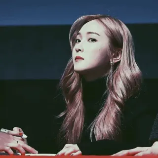 🖲 24756fcf person, frau, porträt, frisur, make-up whatsapp sticker