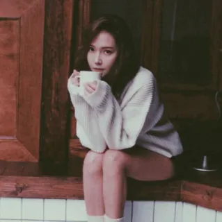 🖲 b15e0676 Frau, Pullover, Tasse, Innenbereich, Sitzend, Porträt, Fenster whatsapp sticker