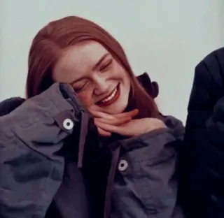 🦥 ea9186d9 여자, 소녀, 미소, 행복, 인물사진, 빨간 머리, 재킷, 미소짓는 telegram sticker