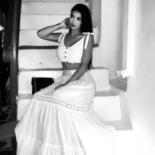 ⚖️ 6c15129a kobieta, sukienka, moda, schody, czarno-białe, modelka, portret telegram sticker