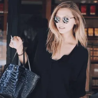 ◾️ 15fd1e55 wanita, kacamata hitam, mode, belanja, gaya telegram sticker