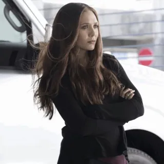 ◾️ 7d0c6580 Wanda Maximoff wanita, berambut cokelat, pahlawan super, marvel, avengers telegram sticker