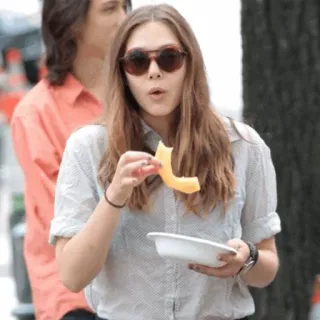 ◾️ 8c6579e5 wanita, makan, kacamata hitam, potret, melon, makanan, orang telegram sticker