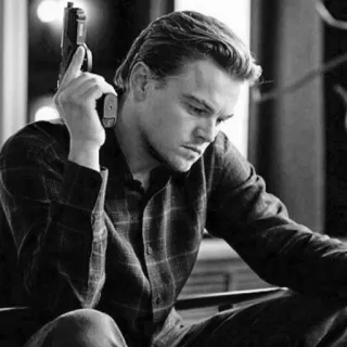 ⛓ 7d3174cf ปืน, นักแสดง, ภาพเหมือน, ผู้ชาย, ขาวดำ, ความรุนแรง telegram sticker