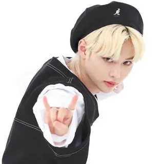 🤩 1915fa00 Felix Айдол, K-pop, Корейский, Певец, Stray Kids telegram sticker
