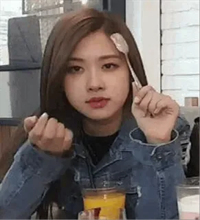 🌙 761fbb89 Rosé K-Pop, singer, idol, Rosé, Blackpink telegram sticker