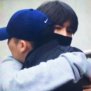 🍌 982f4ed0 peluk, persahabatan, kasih sayang, hubungan, orang, dukungan telegram sticker