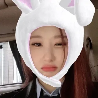 🐰 93ac59ac Селфи, женщина, шапка с заячьими ушками, милый, портрет telegram sticker