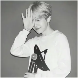 ☁️ 39042d31 orang, mikrofon, potret, hitam putih, selebriti, musik, gerakan tangan whatsapp sticker