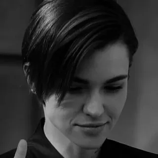 💉 d369d80d persona, mujer, retrato, celebridad, dedo corazón telegram sticker