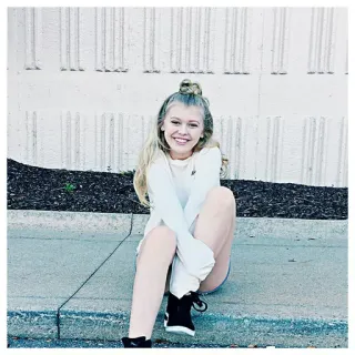 🥀 73200071 女人, 金发, 街头风, 肖像, 时尚, 年轻女性, 微笑 whatsapp sticker