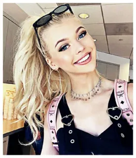 🥀 f9fad267 女人, 金发, 太阳镜, 肖像, 微笑, 化妆, 时尚 whatsapp sticker