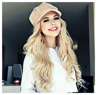 🥀 febd3aa0 女人, 金发, 帽子, 肖像, 微笑 whatsapp sticker