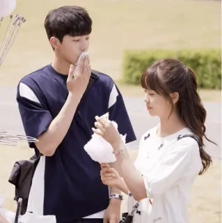 🔘 cc577293 couple, barbe à papa, friandise, jeunes adultes, romance, rencontre telegram sticker