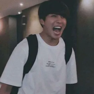 😄 648d9f89 BRATS,
MORE BRAINS
GETTING RICH
RIGHT HONESTLY pessoa, camiseta, retrato, asiático, homem telegram sticker