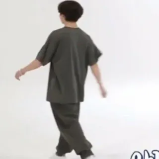 🚶 aade67e5 telegram sticker