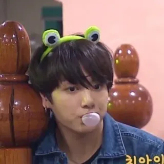 😐 f17ce692 최아인 pessoa, retrato, chiclete, tiara de sapo, coreano telegram sticker