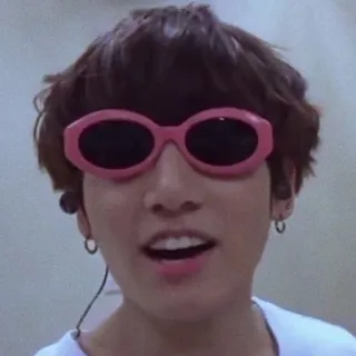 😺 f390df81 pessoa, óculos de sol, retrato, brincos, legal, K-pop telegram sticker