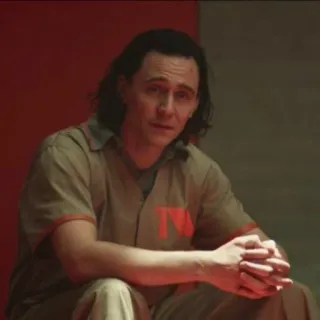 🥲 06bed0b1 Loki Loki, Tom Hiddleston, Marvel, Prisioneiro, Série de TV whatsapp sticker