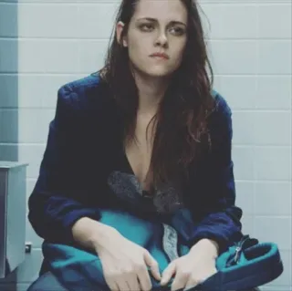 🌿 32aff25f Kristen Stewart atriz, celebridade, retrato, sentada, melancolia telegram sticker