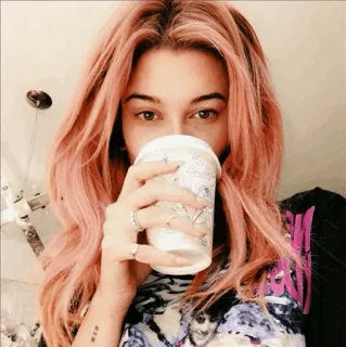 🌿 5a377889 mulher, cabelo rosa, café, retrato, selfie, garota telegram sticker