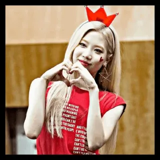 ✨ 02272adf NO COPLA
SAINTYA C
PHONT SAIT
CART BE
TOO SHORT AND TY
CAN'T BE
CAN'T PLE Kポップ, 韓国ポップ, 歌手, 人, 女性, アジア人, 王冠, ハート whatsapp sticker