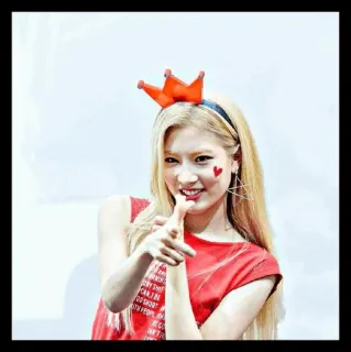 ✨ 3293faf6 女性, 王冠, 笑顔, ハート, ブロンド, 韓国, 女の子, 可愛い whatsapp sticker