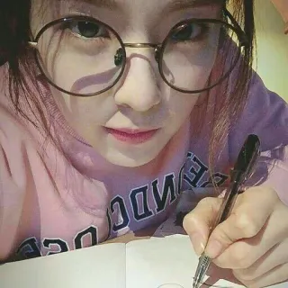 💖 b981f745 donna, occhiali, disegno, scrittura, ritratto, artista telegram sticker