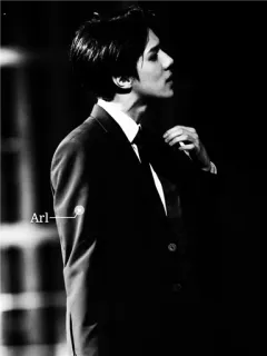 ✖ 17ed12d4 Arl ผู้ชาย, สูท, คน, ชุดทางการ, ขาวดำ, ด้านข้าง telegram sticker