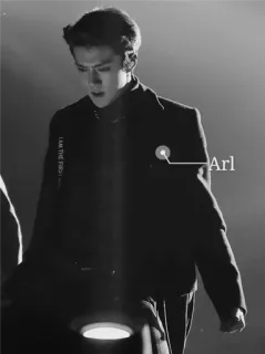 ✖ 905a19d6 I AM THE FUTURE ผู้ชาย, ขาวดำ, อนาคต, คนดัง, เสื้อแจ็คเก็ต telegram sticker