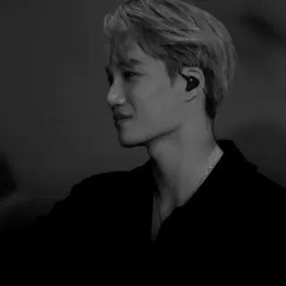 📁 22c9b3a6 mężczyzna, osoba, piosenkarz, wykonawca, męski, portret, czarno białe telegram sticker