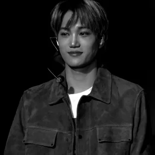 ⛲️ e98f783f person, man, singer, kpop, korean telegram sticker