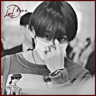 ✨ d3bd0dd1 LorTae persona, maschera, maglione, anelli, ritratto, bianco e nero telegram sticker