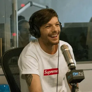 👑 99af086f Supreme Louis Tomlinson, singer, celebrity, One Direction, music telegram sticker