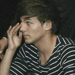 ⚽ c2414545 Louis Tomlinson Louis Tomlinson, cantor, celebridade, One Direction telegram sticker