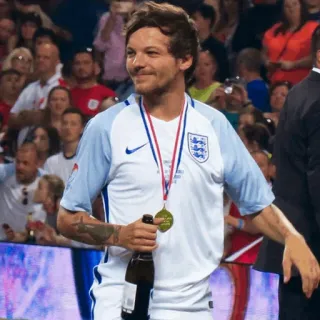 🌶 834e3827 Louis Tomlinson musisi, One Direction, penyanyi, sepak bola, sepak bola, Inggris whatsapp sticker
