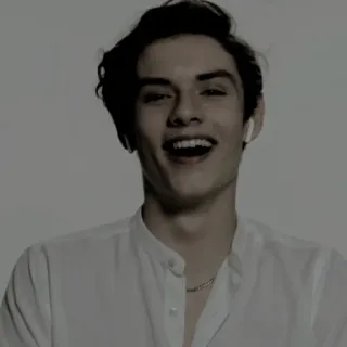 🍷 a0ca5787 osoba, mężczyzna, portret, uśmiechnięty, szczęśliwy telegram sticker