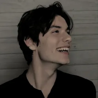 🍷 b7afb142 mężczyzna, uśmiechnięty, portret, nastolatek, młody, osoba telegram sticker