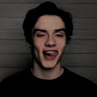 🍷 f6dd58df osoba, portret, uśmiech, młody mężczyzna, twarz telegram sticker