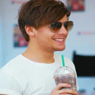 🖤 9d23f435 Louis Tomlinson 有名人, 歌手, one direction, 男性, サングラス, ポートレート telegram sticker