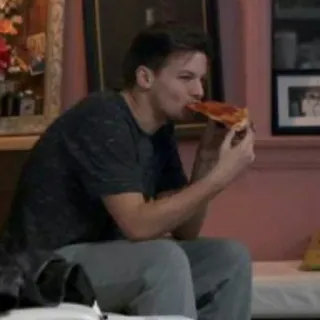 🖤 be89af22 男, ピザ, 食べる, 座る, カジュアル telegram sticker