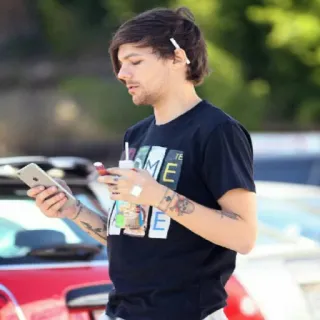 🖤 e296af7d Louis Tomlinson 有名人, 歌手, ワン・ダイレクション, 人 telegram sticker