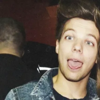 😝 c558b86f Louis Tomlinson ca sĩ, người, người nổi tiếng, chân dung, đàn ông whatsapp sticker