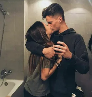 ❤️ 87e6ef25 คู่รัก, จูบ, ความรัก, ความโรแมนติก, วัยรุ่น, ความสัมพันธ์ telegram sticker