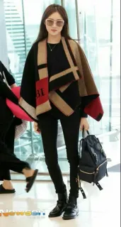 ⚜ 356d273d 女性, サングラス, ケープ, ファッション, 空港, 服装, スタイル telegram sticker