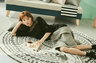 ⚜ d0110776 女性, コーヒー, ポートレート, 室内, ファッション, ブランケット telegram sticker