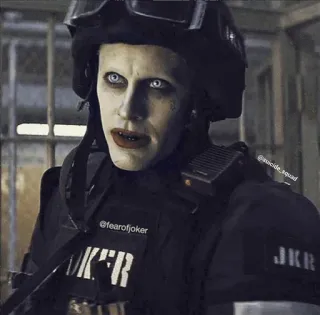 😐 3bd9411e Joker Suicide Squad Джокер, Отряд самоубийц, злодей, оружие, шлем, персонаж, DC Comics whatsapp sticker