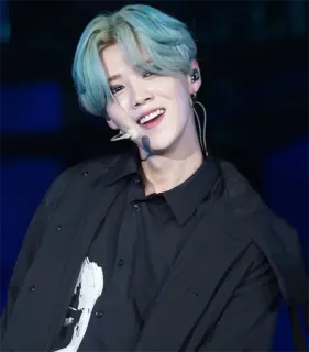 💦 38ba1606 personne, homme, mâle, kpop, chanteur, célébrité, cheveux bleus telegram sticker