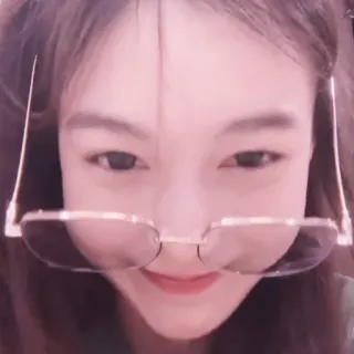 🦢 58d5a5e7 mujer, gafas, retrato, persona, selfi whatsapp sticker