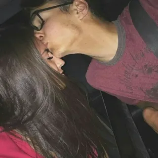 ❤ e2e563e7 pocałunek, para, miłość, uczucie, związek, romans telegram sticker